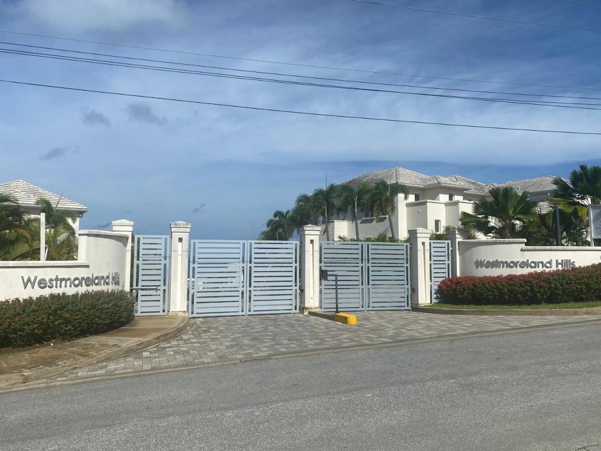 Westmoreland Hills - Mount Standfast - St James - Full Gym Membership Saint James Bagian luar foto