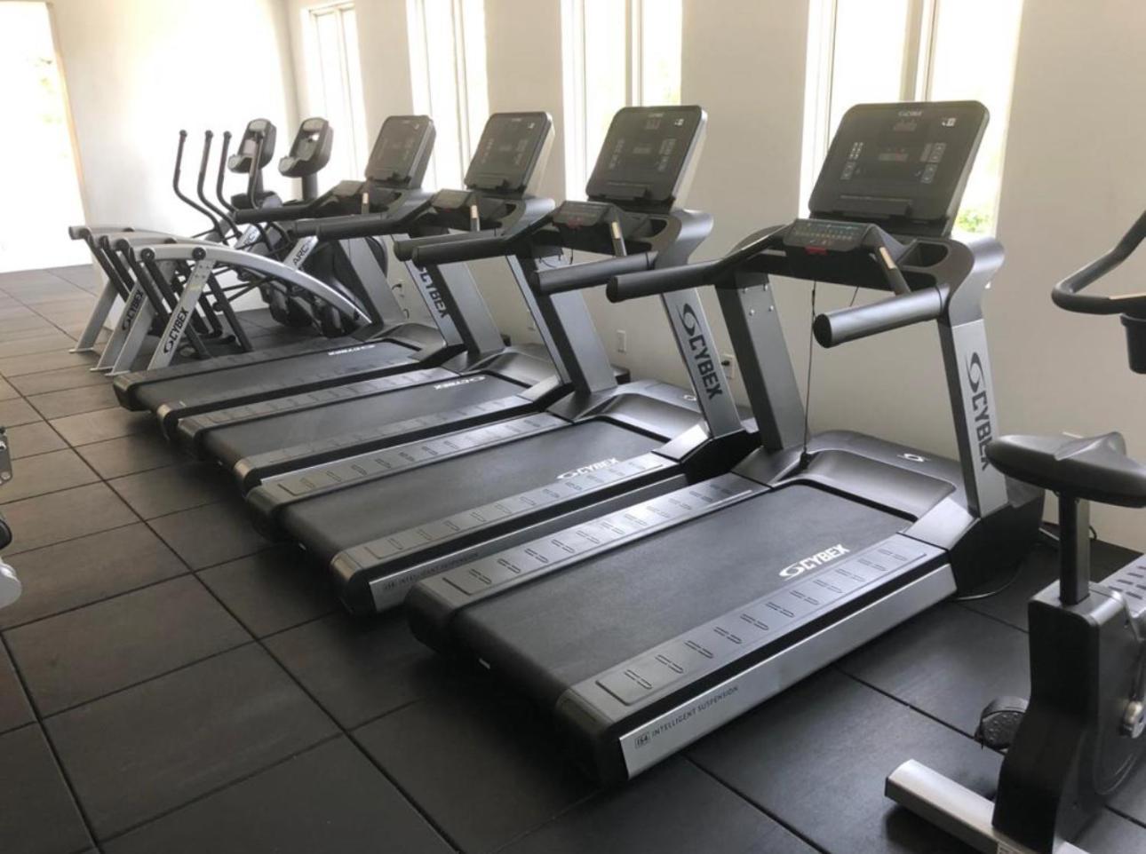 Westmoreland Hills - Mount Standfast - St James - Full Gym Membership Saint James Bagian luar foto